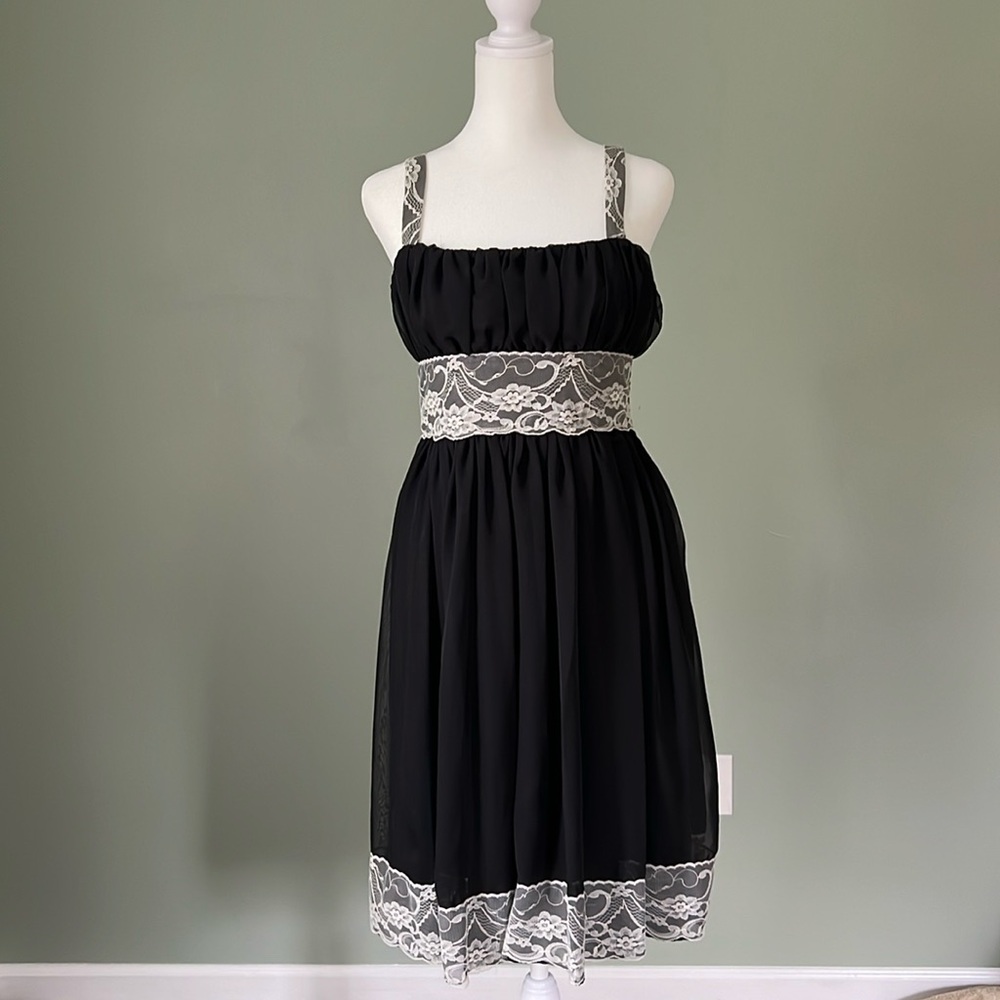 COPY - NWT Alyin Paige Little Black Dress